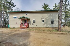Lakefront Outing Home: Private Dock + Volleyball!