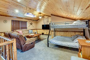 Lakefront Outing Home: Private Dock + Volleyball!