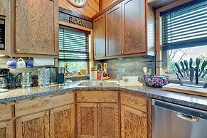 Lakefront Outing Home: Private Dock + Volleyball!