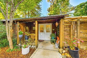 Fort Bragg 'secret Garden' Cabin w/ Hot Tub, Views