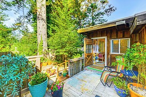 Fort Bragg 'secret Garden' Cabin w/ Hot Tub, Views