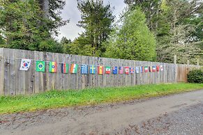 Fort Bragg 'secret Garden' Cabin w/ Hot Tub, Views