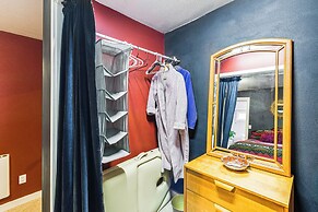 Fort Bragg 'secret Garden' Cabin w/ Hot Tub, Views