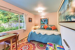 Fort Bragg 'secret Garden' Cabin w/ Hot Tub, Views