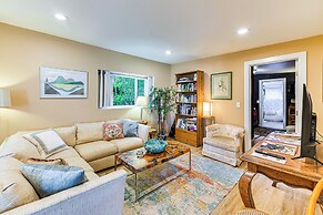 Fort Bragg 'secret Garden' Cabin w/ Hot Tub, Views