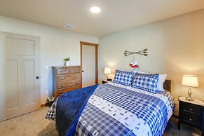 Pet-friendly Oldtown Retreat: Hot Tub + Kayaks!