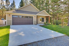 Pet-friendly Oldtown Retreat: Hot Tub + Kayaks!