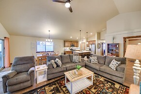 Pet-friendly Oldtown Retreat: Hot Tub + Kayaks!