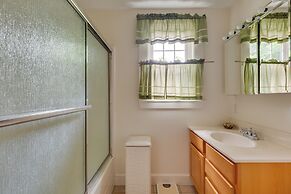 Cape House in Farmington w/ Shared Outdoor Pool!
