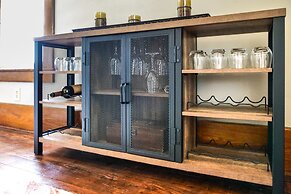 Countryside Home in Wooster w/ Patio & Fire Pit