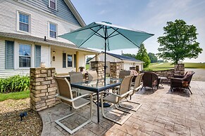 Countryside Home in Wooster w/ Patio & Fire Pit