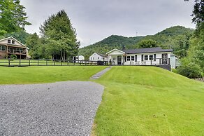 Mullens Home - Close to Hatfield-mccoy Trailhead!