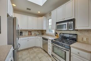Lovely Apartment in Long Beach: 3 Blocks to Ocean!