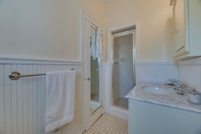 Lovely Apartment in Long Beach: 3 Blocks to Ocean!