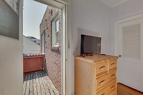 Lovely Apartment in Long Beach: 3 Blocks to Ocean!