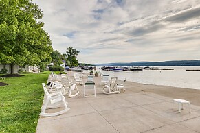 Canandaigua Lake Romantic Getaway w/ Boat Slip!