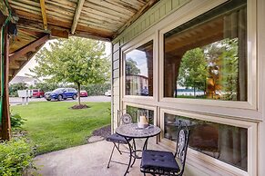 Canandaigua Lake Romantic Getaway w/ Boat Slip!