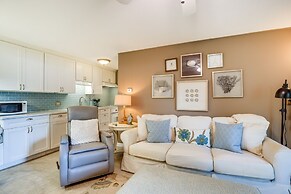 Canandaigua Lake Romantic Getaway w/ Boat Slip!