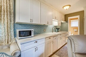 Canandaigua Lake Romantic Getaway w/ Boat Slip!