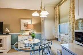 Canandaigua Lake Romantic Getaway w/ Boat Slip!