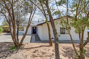 Tranquil Edgewood Retreat With Patio & Grill!