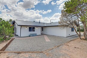 Tranquil Edgewood Retreat With Patio & Grill!