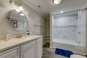 Pet-friendly Lexington Vacation Rental on Lake!