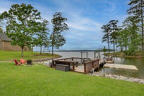 Lakefront Paradise With Private Deck & Kayaks!