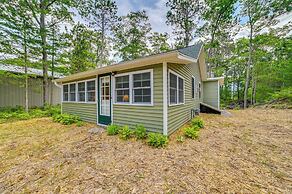 Enchanted Lake Huron Cottage w/ Beach Access!