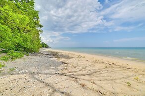 Enchanted Lake Huron Cottage w/ Beach Access!