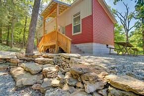Oakland Oasis: Serene Retreat in the Ozarks