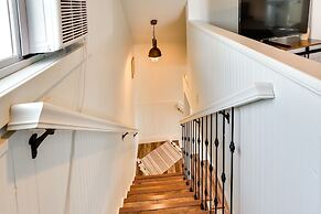 Waterfront Lake Poinsett Retreat w/ Fire Pit!