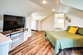 Waterfront Lake Poinsett Retreat w/ Fire Pit!