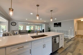 Spacious Lake Norman Retreat w/ Boat Ramp!