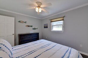 Spacious Lake Norman Retreat w/ Boat Ramp!