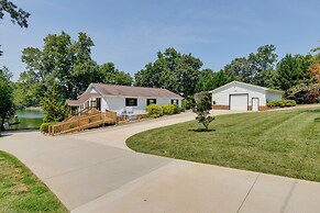 Spacious Lake Norman Retreat w/ Boat Ramp!