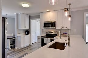 Spacious Lake Norman Retreat w/ Boat Ramp!