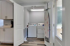 Spacious Lake Norman Retreat w/ Boat Ramp!