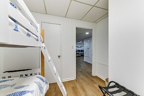 Spacious Lake Norman Retreat w/ Boat Ramp!