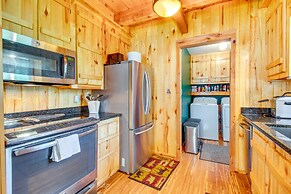 Secluded Oakland Cabin w/ Private Yard!