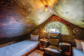 Lake Holbrook Waterfront Vacation Rental w/ Dock!