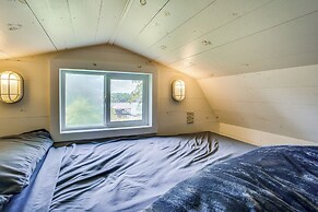 Lake Holbrook Waterfront Vacation Rental w/ Dock!