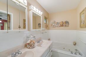 Spacious Yellville Retreat w/ Deck & Balcony