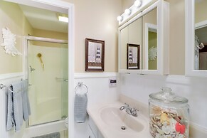 Spacious Yellville Retreat w/ Deck & Balcony