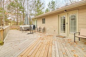 Serene Yellville Retreat w/ Hot Tub on 85 Acres