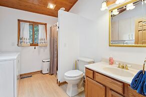 Serene Yellville Retreat w/ Hot Tub on 85 Acres