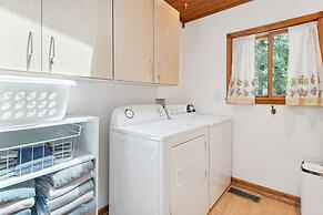 Serene Yellville Retreat w/ Hot Tub on 85 Acres