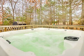 Serene Yellville Retreat w/ Hot Tub on 85 Acres
