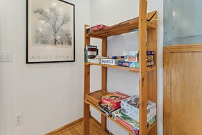 Serene Yellville Retreat w/ Hot Tub on 85 Acres