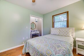 Peaceful Pocono Retreat: Hot Tub & Covered Deck!